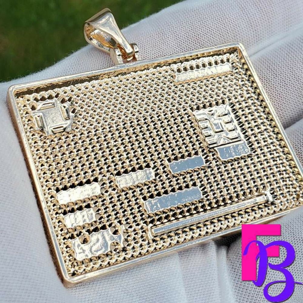 18k Gold Pave Diamond Credit Card Pendant - Picture 3 of 11